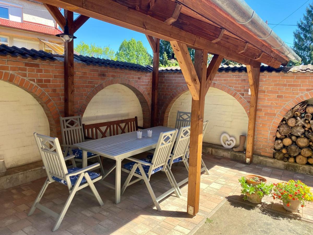 Pacsirta Apartman Grand Eger Esterno foto