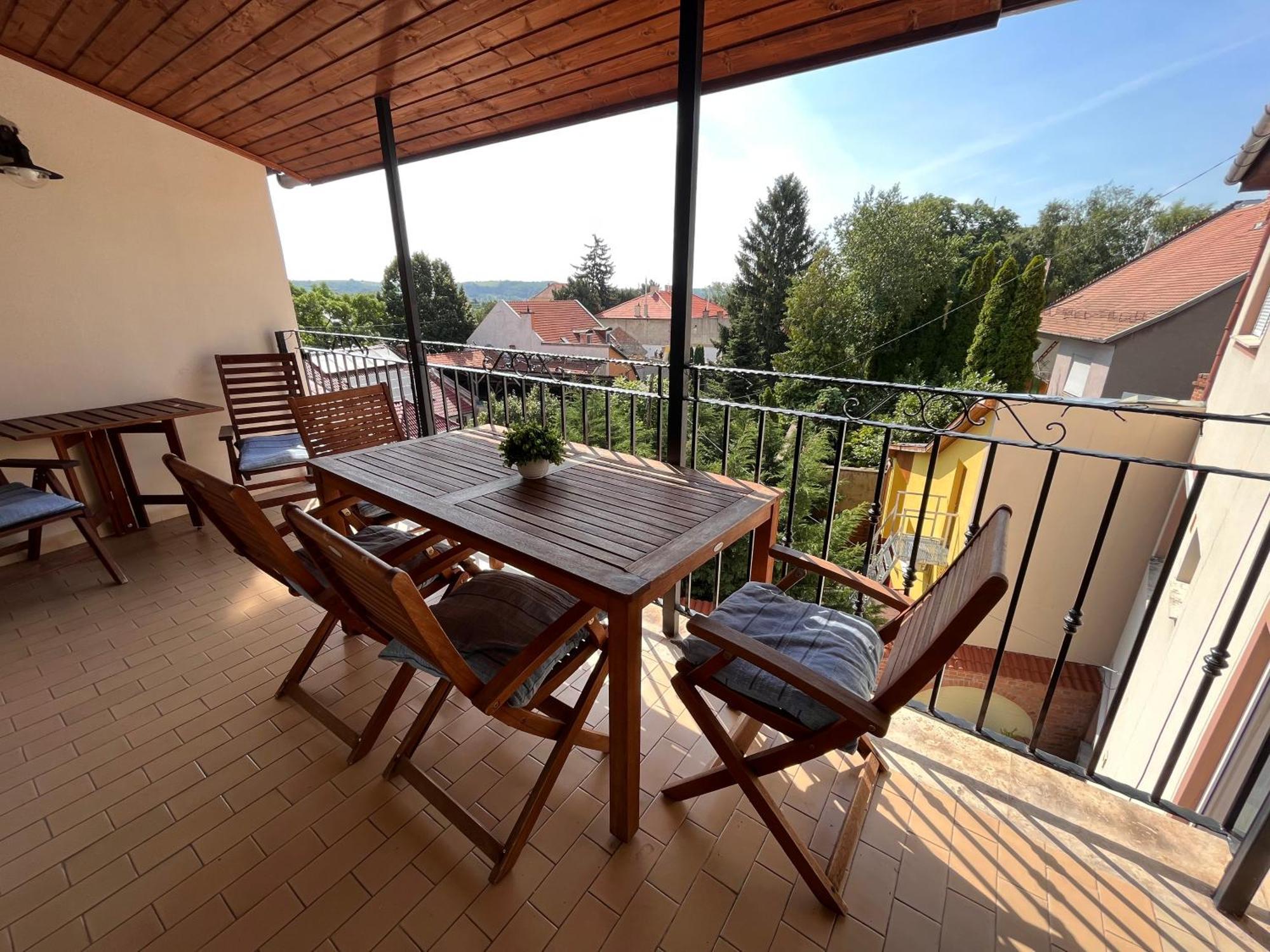 Pacsirta Apartman Grand Eger Esterno foto