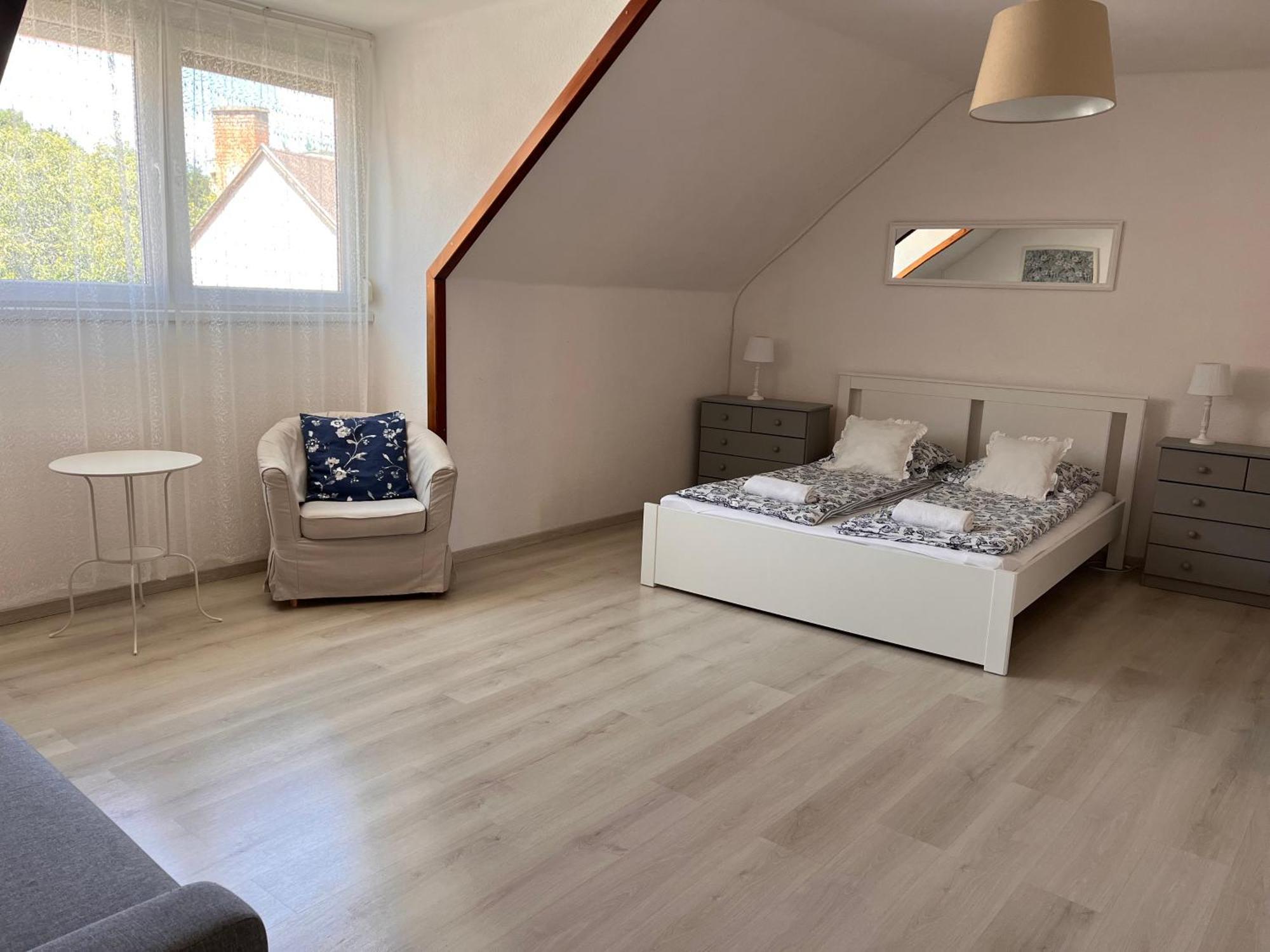 Pacsirta Apartman Grand Eger Esterno foto
