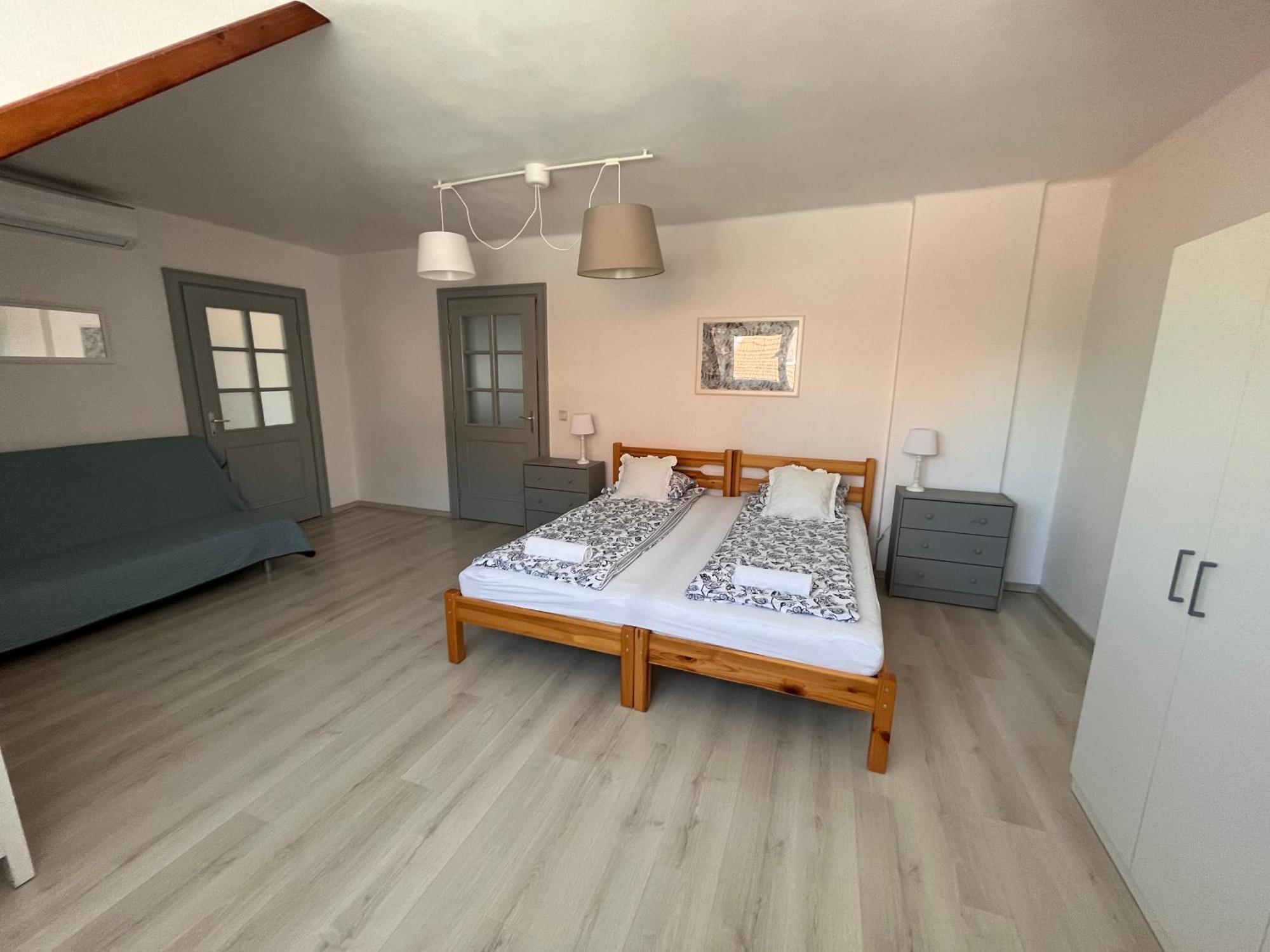 Pacsirta Apartman Grand Eger Esterno foto