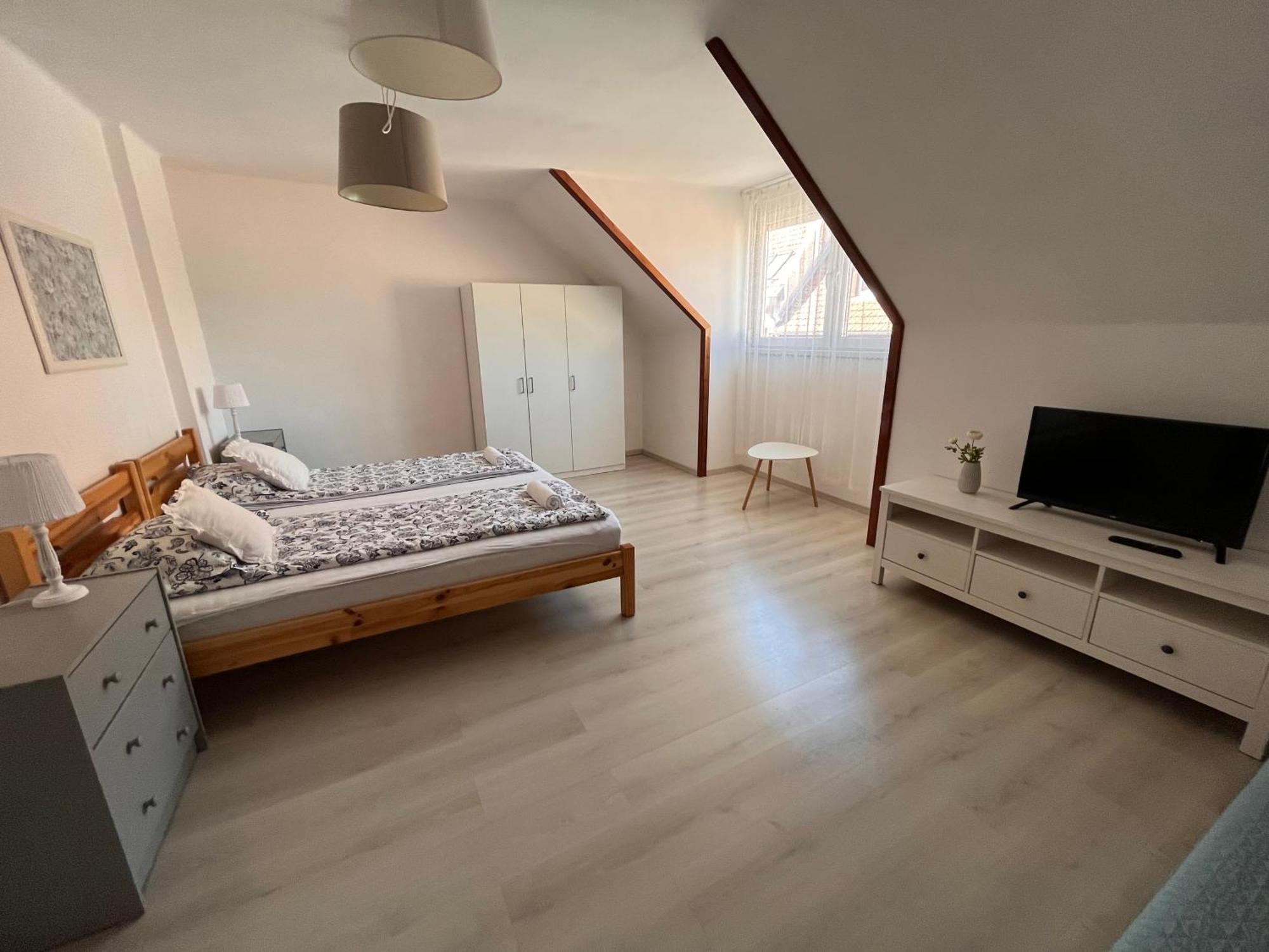 Pacsirta Apartman Grand Eger Esterno foto