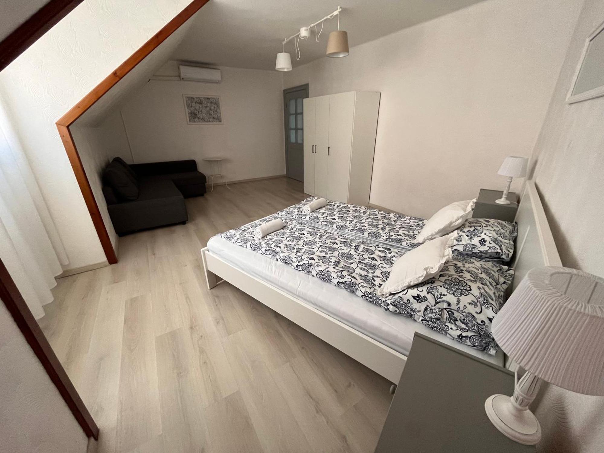 Pacsirta Apartman Grand Eger Esterno foto